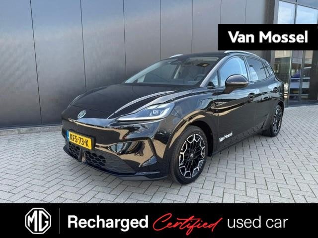 MG 4 EV Urban Premium 54 kWh | WLTP 406 KM| Navi | Stuur en, Auto's, Stof, Zwart, 160 pk, Zwart