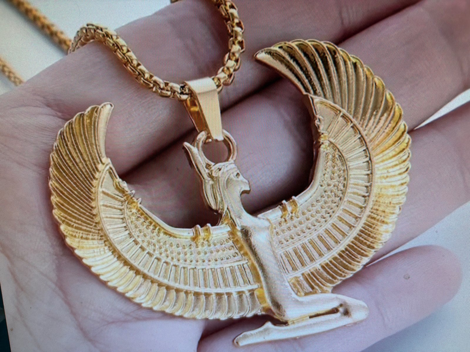 RVS ketting met oud- Egyptische godin Isis hanger goudkleur, Nieuw, Ophalen of Verzenden, Goud, Overige materialen