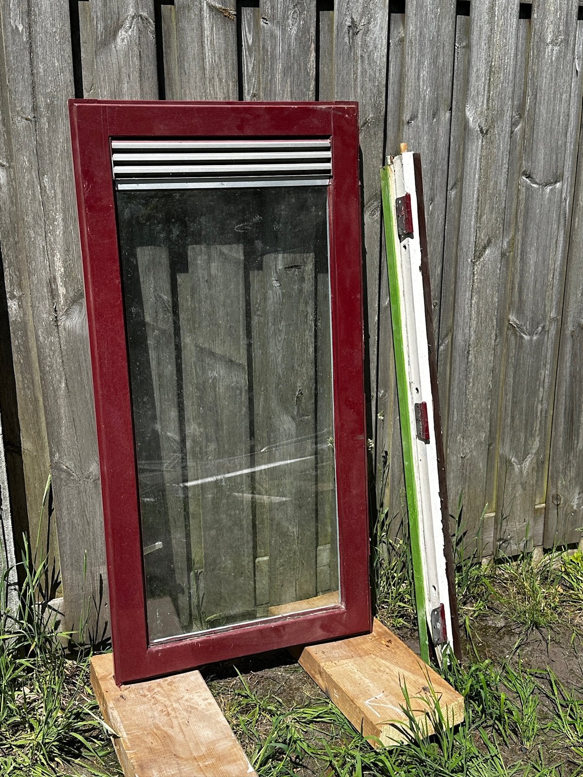 Raam 132,5 x 66 cm buitendraaiend, Doe-het-zelf en Verbouw, Kozijnen en Schuifpuien, Ophalen, Raamkozijn, Zo goed als nieuw, 75 tot 150 cm
