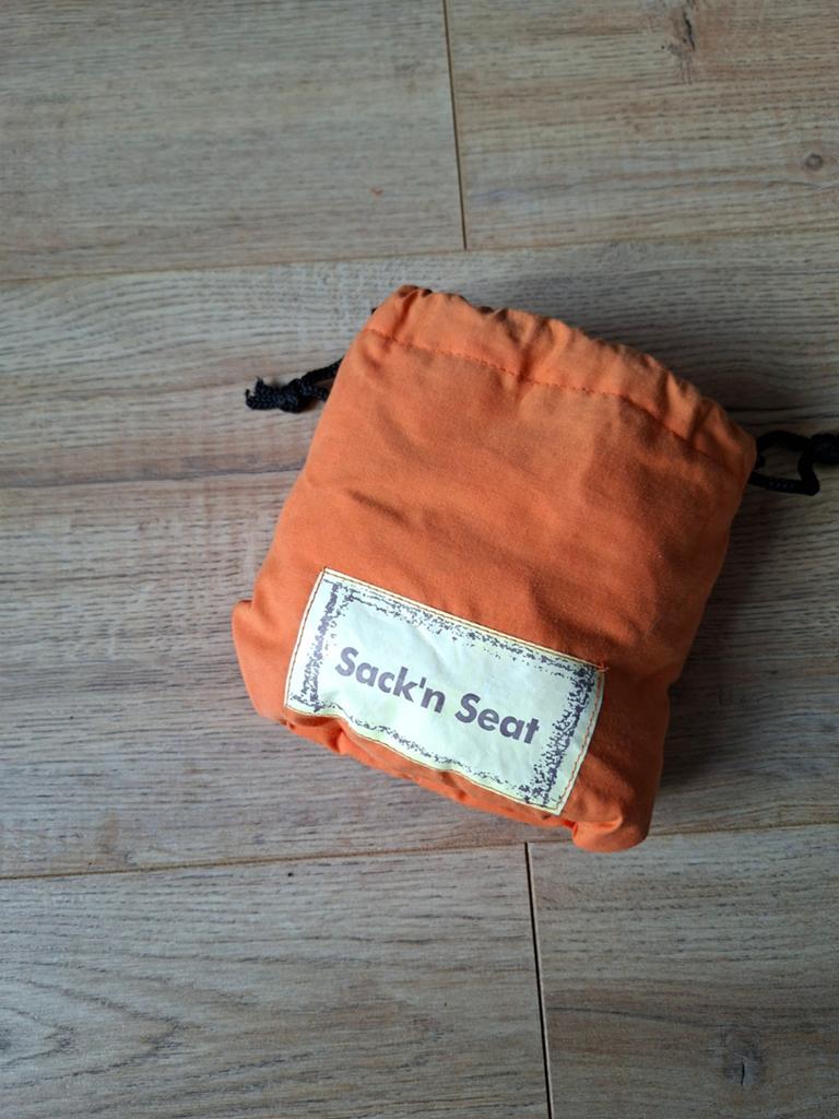 Sack'n Seat, oranje draagbare kinderstoel, Ophalen, Zo goed als nieuw, Overige typen