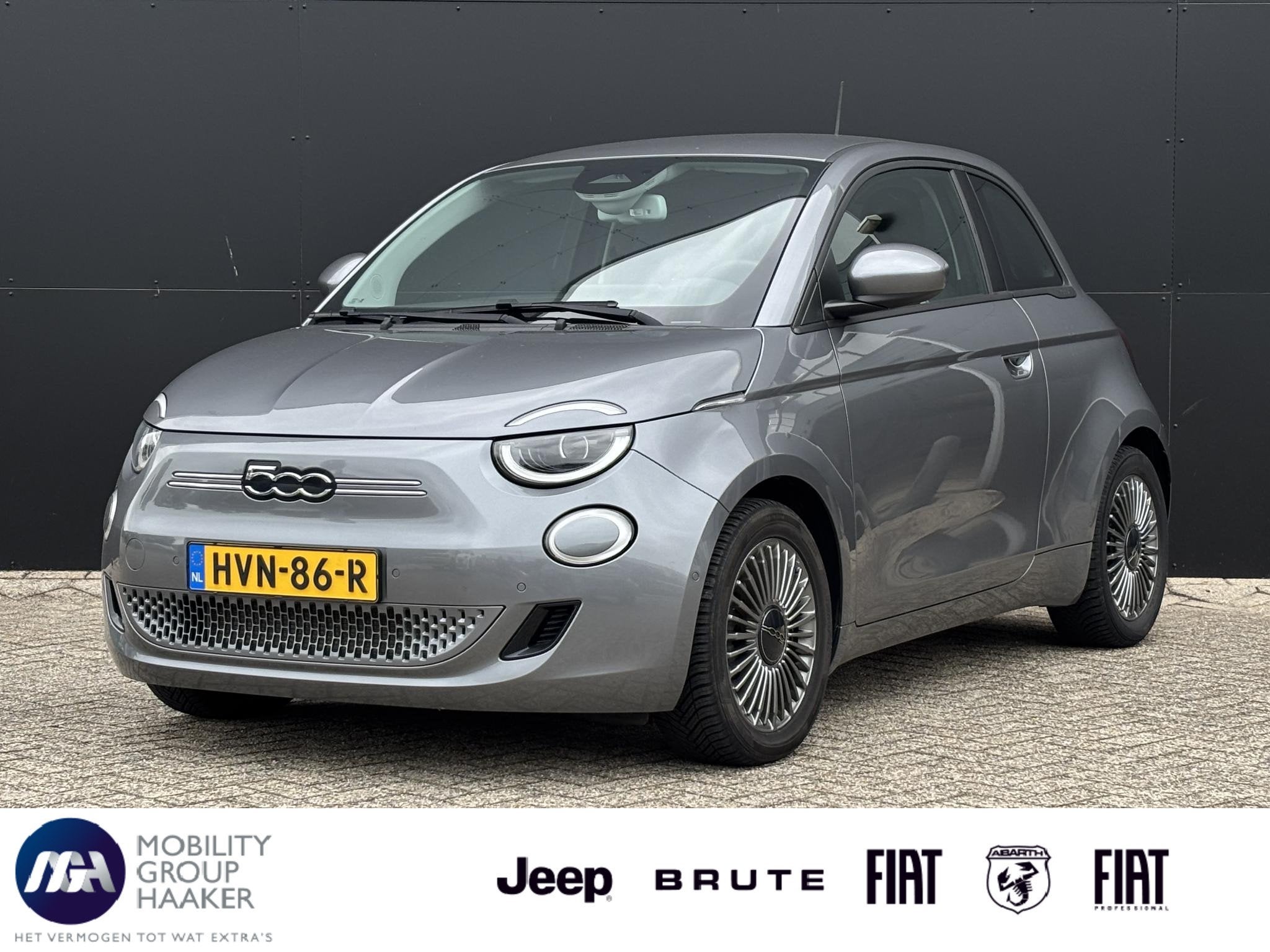 Fiat 500 Icon 42 kWh | Apple/Android| Achteruitrij camera |, Stof, 118 pk, 4 stoelen, 1265 kg