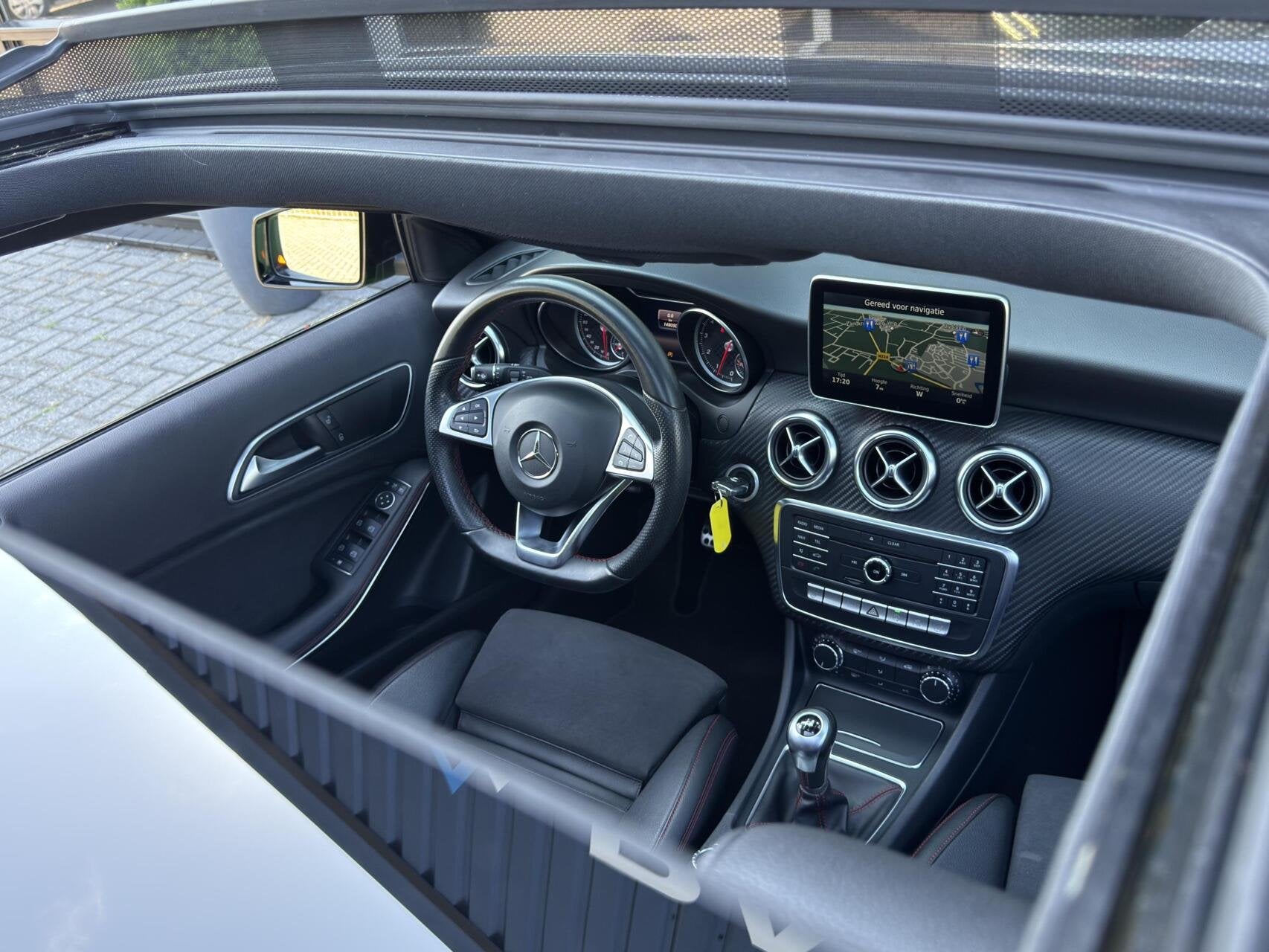 Mercedes A-klasse 180 AMG Line *Elbaitgruen* 1e eig |Pano|Ca, Voorwielaandrijving, 4 cilinders, 122 pk, 1595 cc