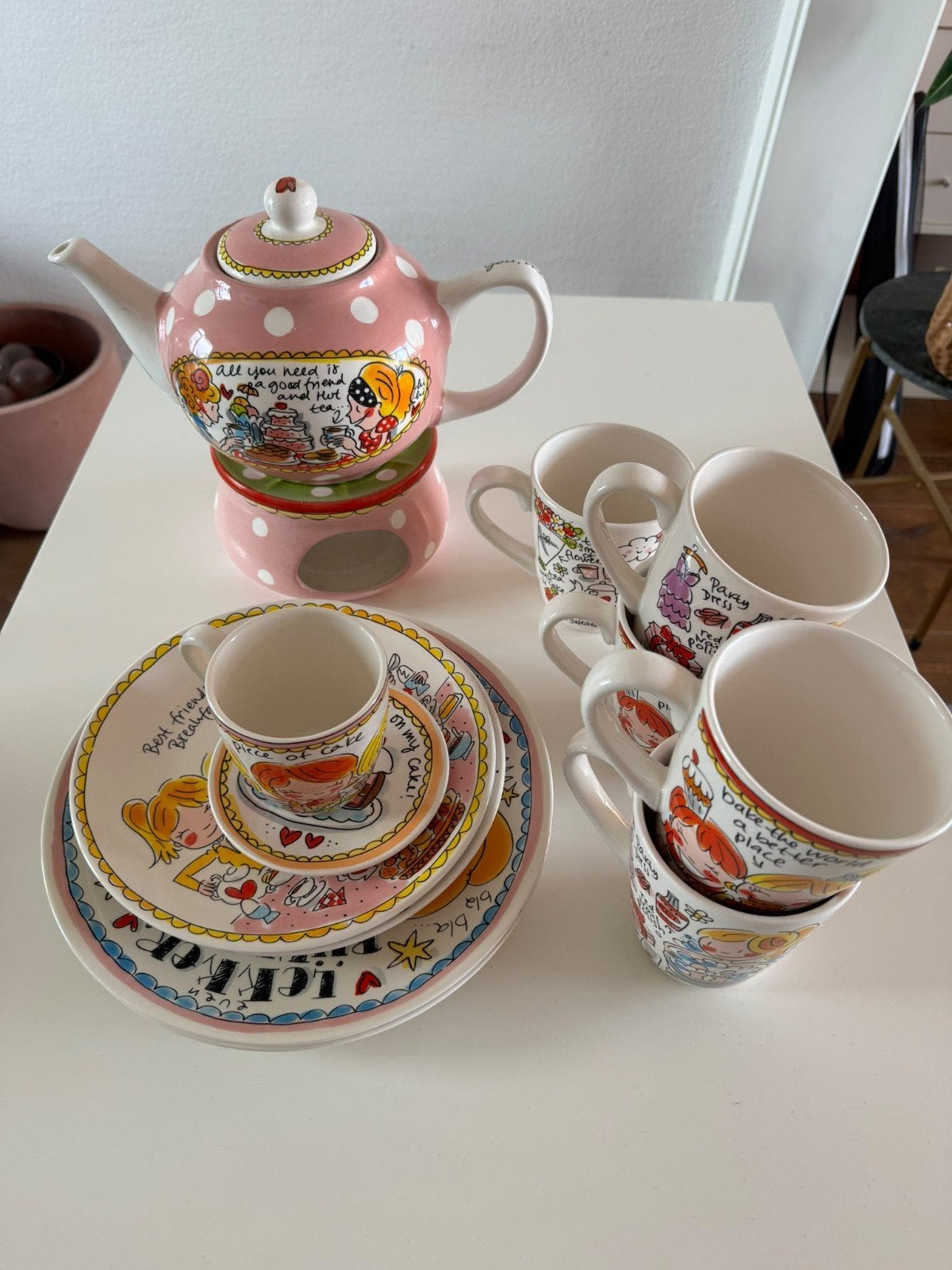 Blond Amsterdam: theepot, 4 borden, 5 mokken, 1 kopje, Antiek en Kunst, Ophalen