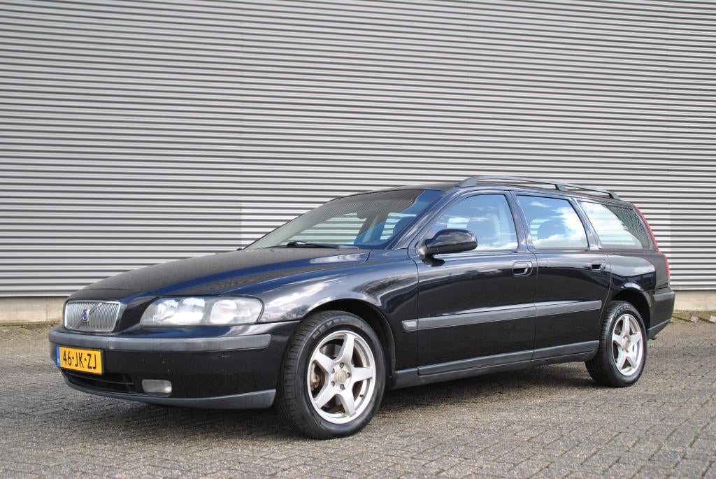 Volvo V70 2.4 T 200PK AUT 2002, nwe APK!, 1800 kg, Beige, Zwart, Stationwagon