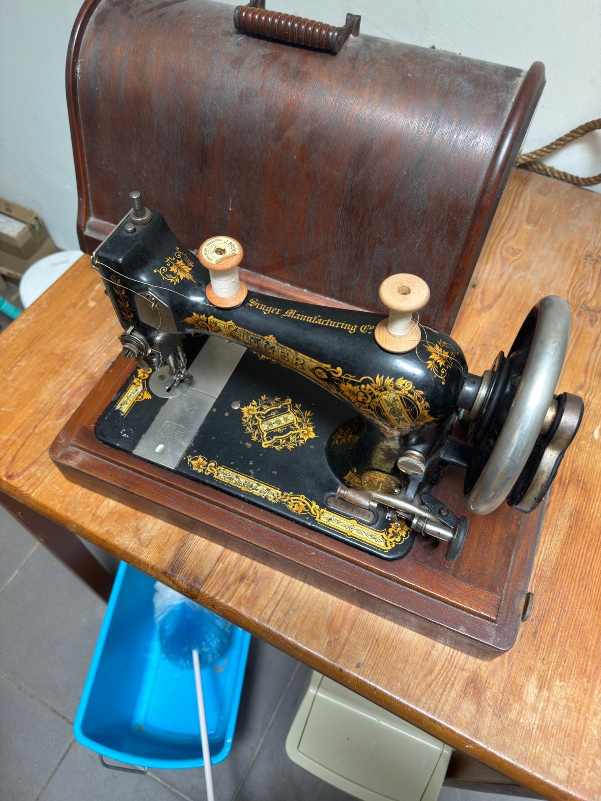 Antieke Singer Naaimachine in Originele Houten Kap, Antiek en Kunst, Antiek | Naaimachines, Ophalen