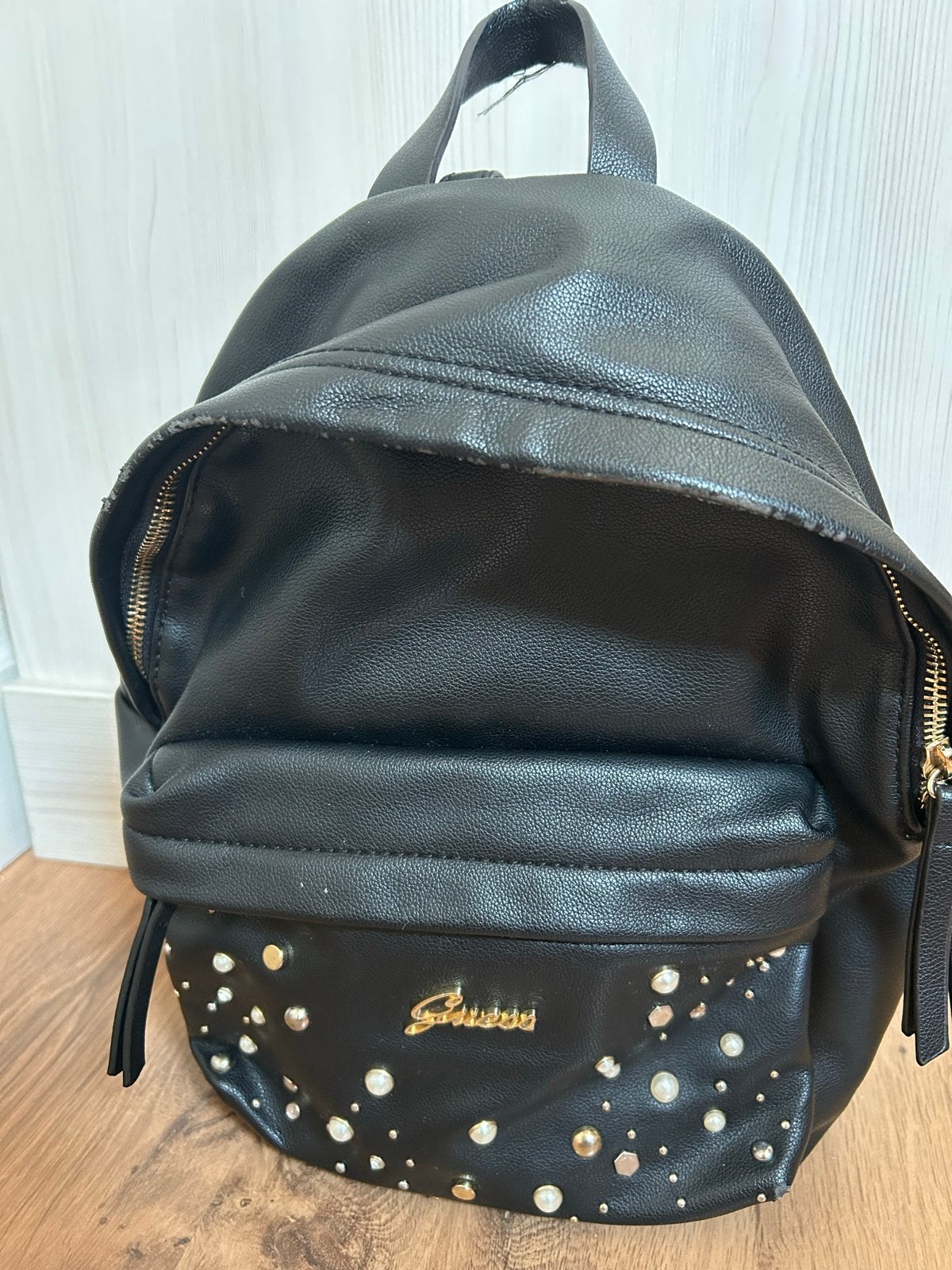 Guess Zwarte Rugzak met Studs en Parels, Overige merken, Gebruikt, 25 tot 40 cm, Ophalen of Verzenden