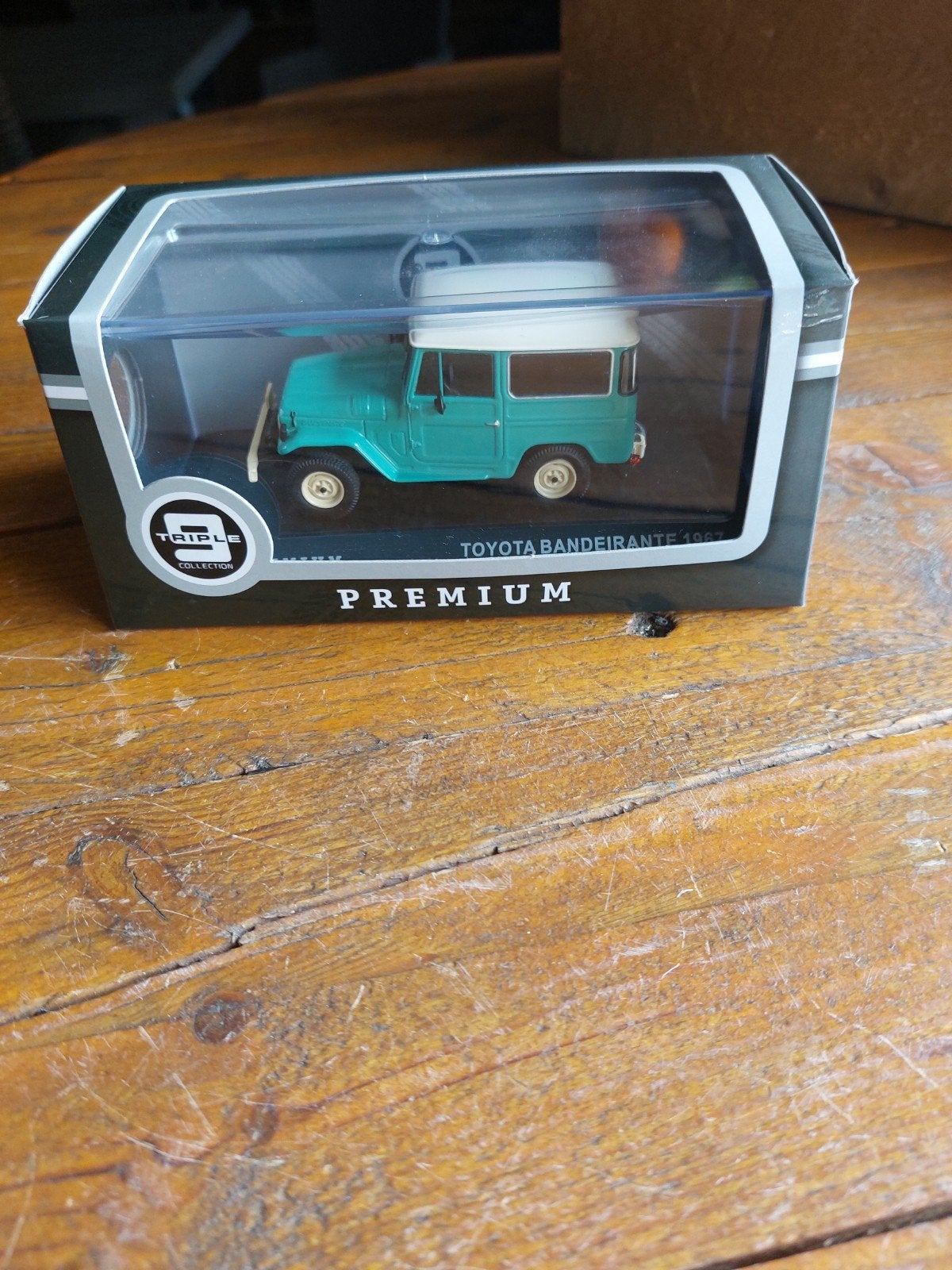MODELAUTO 1-43 TOYOTA LANDCRUISER FJ40 BANDEIRANTE 1967, Ophalen of Verzenden, Zo goed als nieuw, Auto, Overige merken