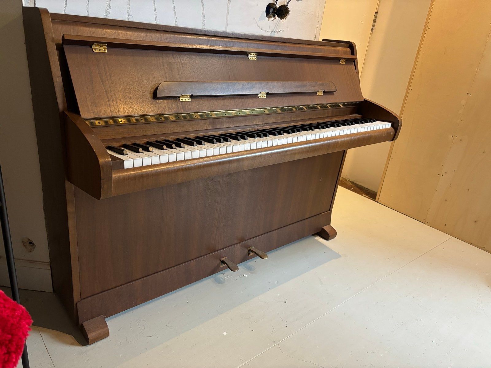 Foto 2 van Schimmel Braunschweig Piano - Klassiek en Elegant