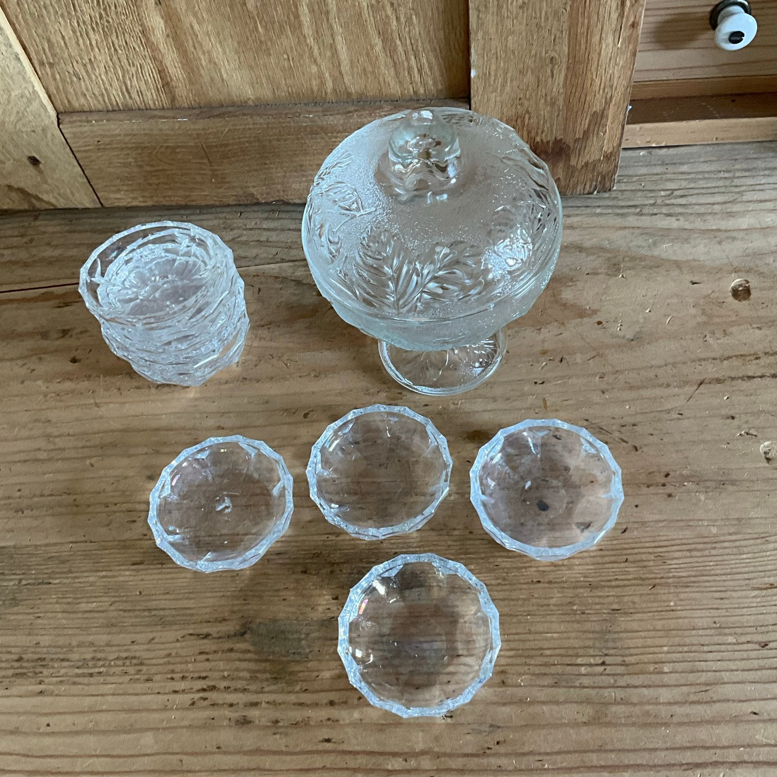 Glazen bonbonschaal met 6 kleine bordjes, Antiek en Kunst, Ophalen of Verzenden