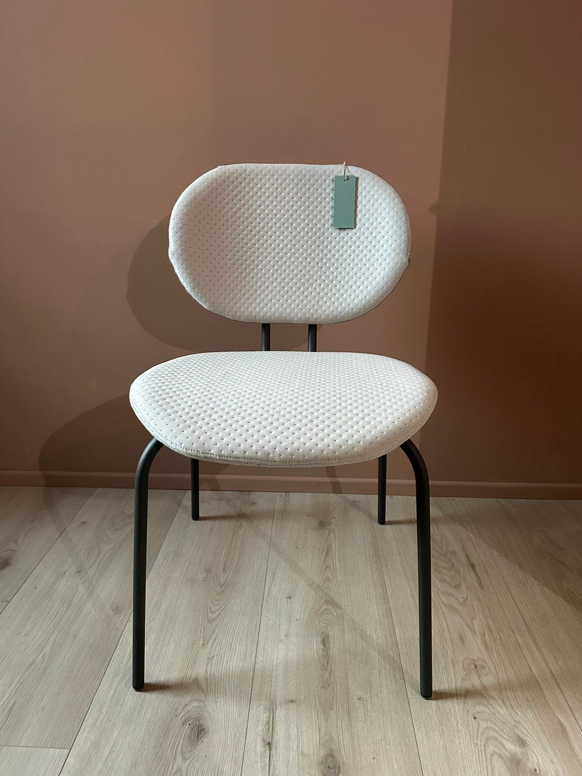 Ondaretta Hari, Huis en Inrichting, Stoelen, Ophalen, Zo goed als nieuw, Grijs