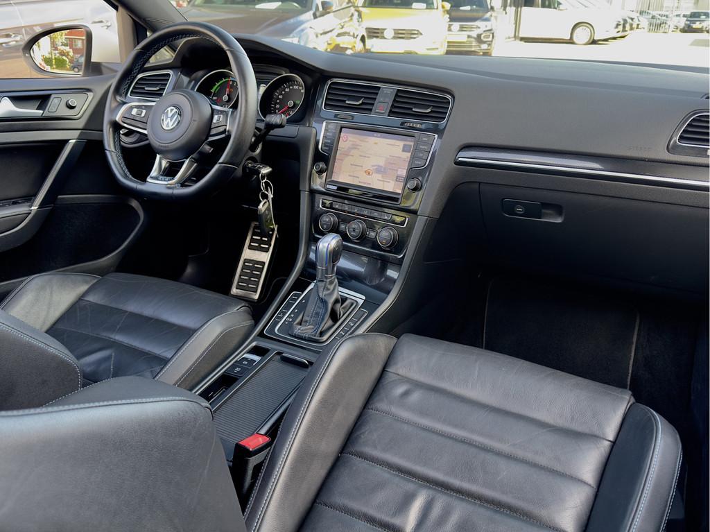Volkswagen Golf 1.4 TSI GTE AUT6 PANODAK VOL-LEDER NAVI CAME, Gebruikt, Euro 6, 4 cilinders, Wit