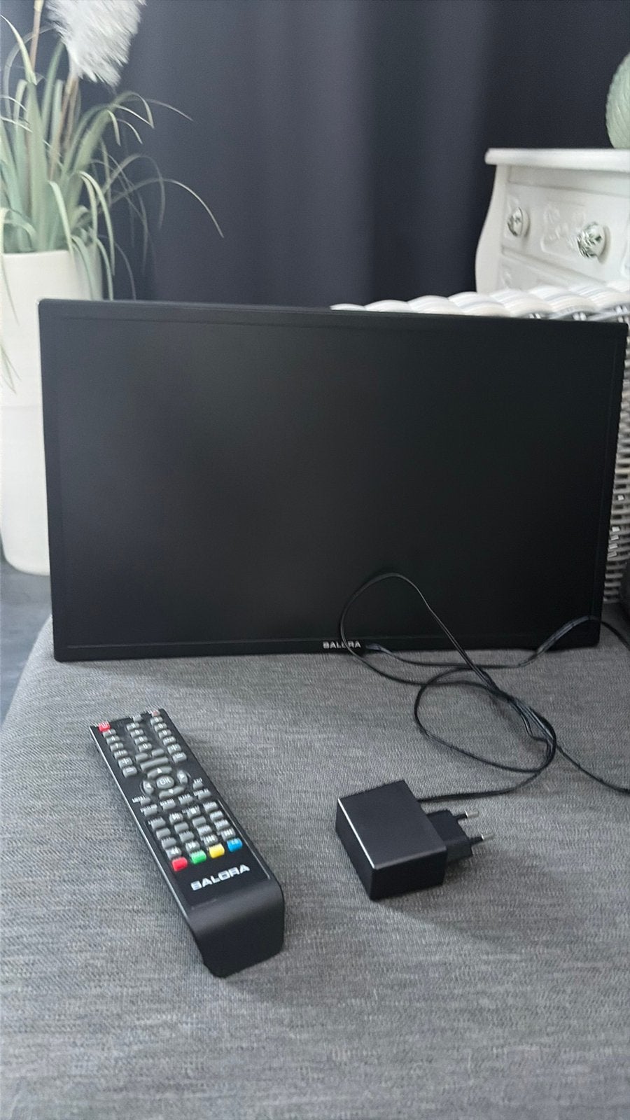 Goede Salora 19 inch tv, Ophalen of Verzenden, Zo goed als nieuw, 50 Hz, Overige merken