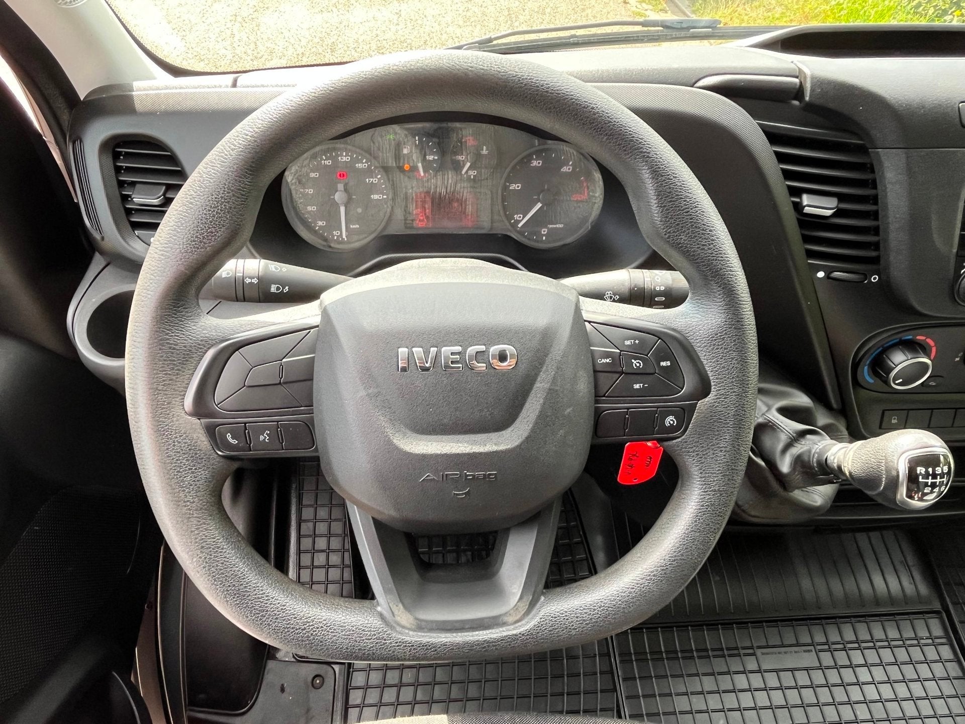 Iveco Daily 35S18 3.0 180PK |L2H2 | 3500kg trekgewicht, Gebruikt, 4 cilinders, Iveco, 2381 kg