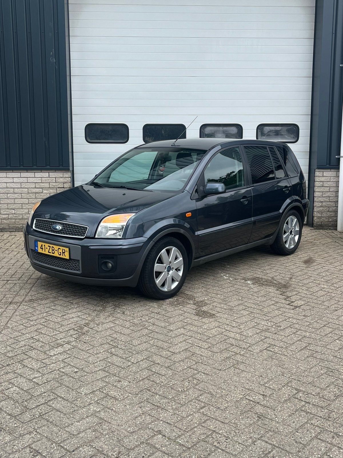 Ford Fusion 1.4 16V 2007 Grijs, Auto's, Ford, Voorwielaandrijving, 15 km/l, 49 €/maand, Origineel Nederlands