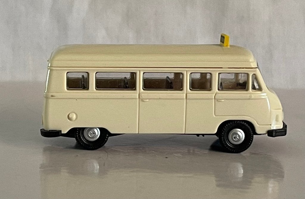 Brekina: Mercedes (Hanomag) Taxi, Ophalen of Verzenden, Zo goed als nieuw, Bus of Vrachtwagen, Brekina