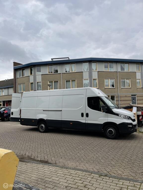 Bestelbus huren iveco/Sprinter/Master Met chauffeur!