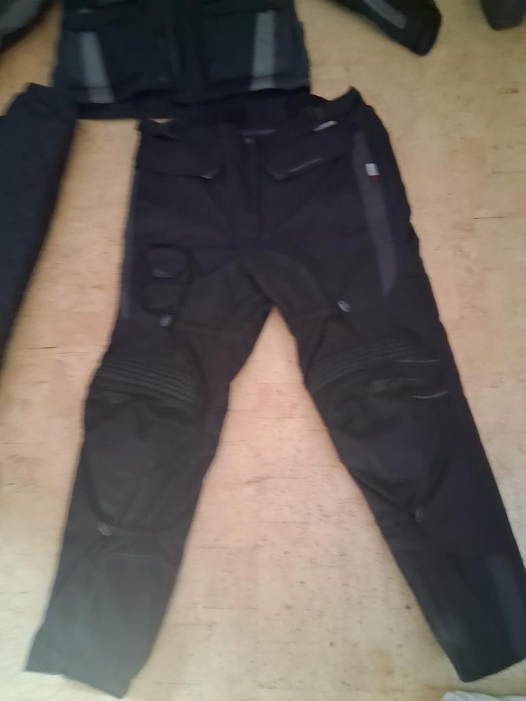 Motorbroek en jas textiel met uitneembare voering, Motoren, Kleding | Motorkleding, Ophalen of Verzenden, Tweedehands, Heren, Broek | textiel
