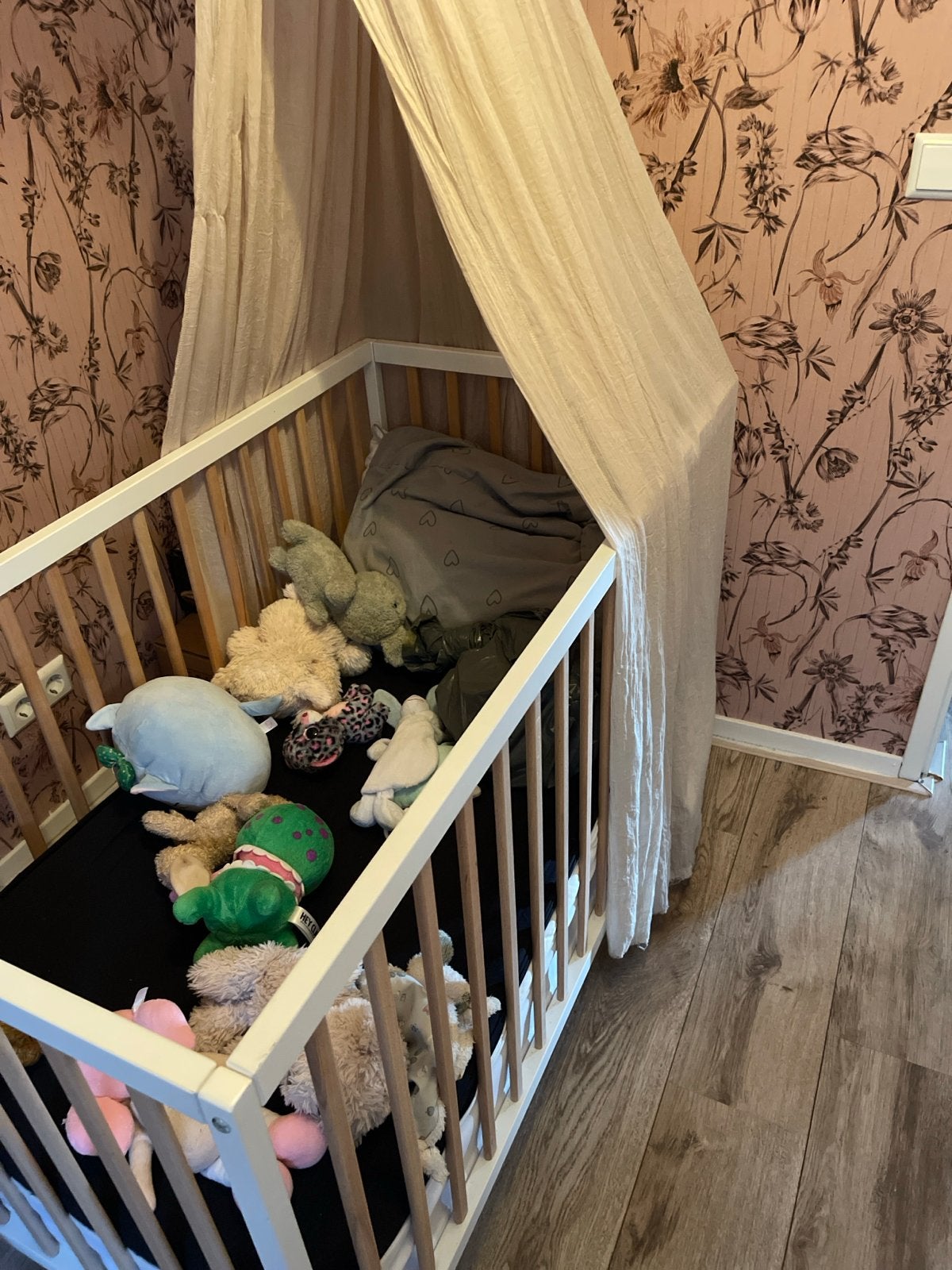 Complete Baby kamer commode bed wandplank extra kastje, Gebruikt, 50 tot 70 cm, Ophalen of Verzenden, 75 tot 100 cm