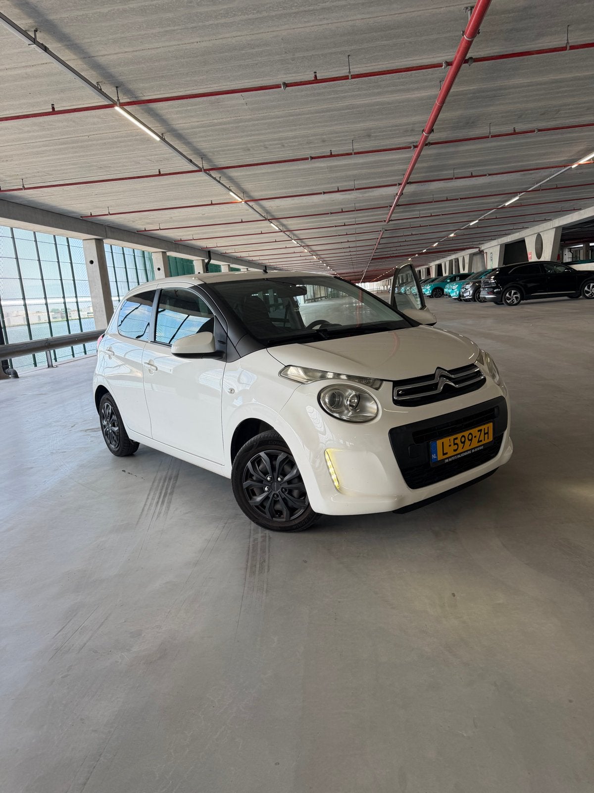 Citroën C1 1.0 VTI 69Pk 5-DRS 2015 Wit Shine, Auto's, Voorwielaandrijving, C1, Wit, 24 km/l