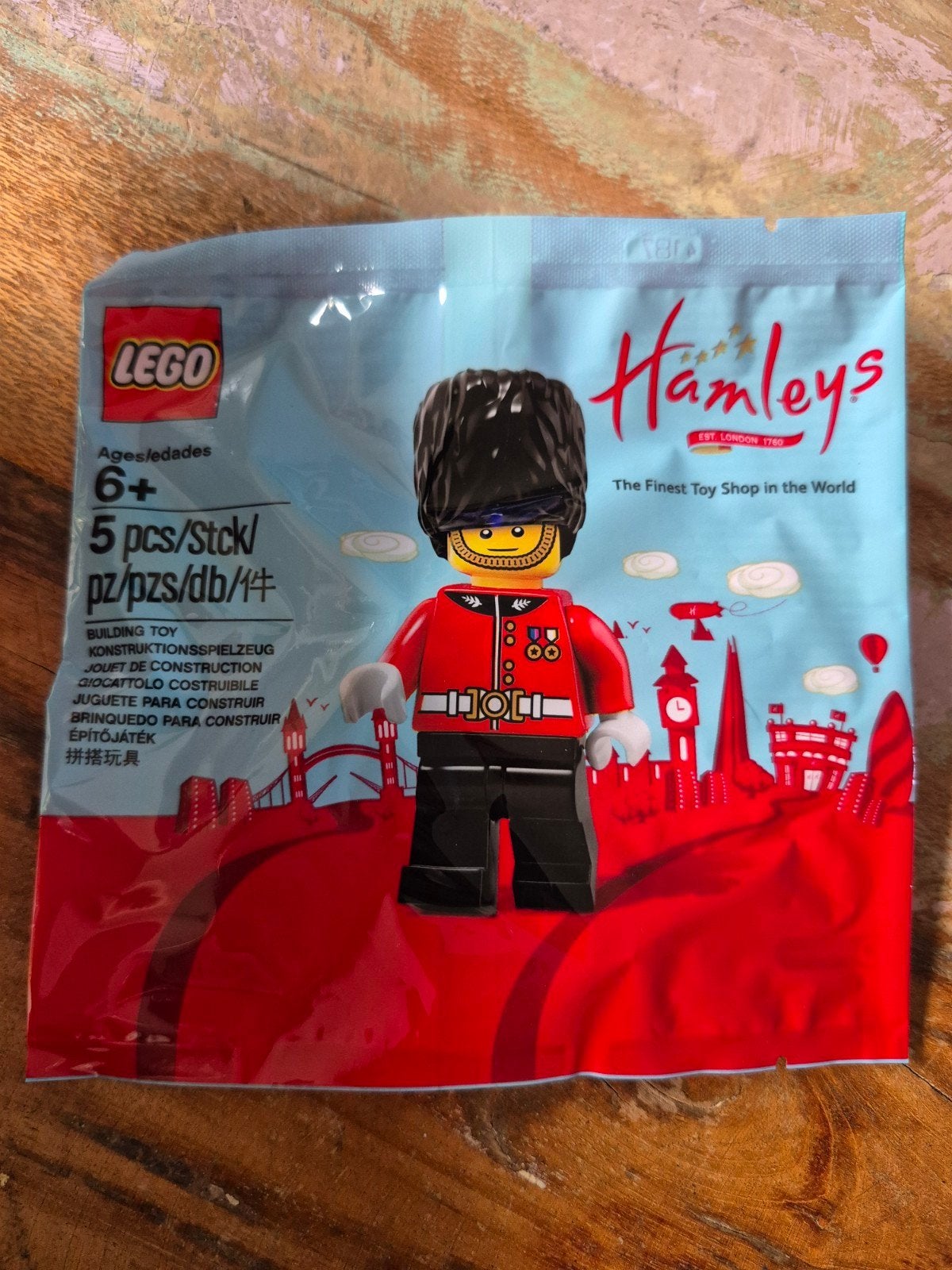LEGO Hamleys Royal Guard Minifiguur - Nieuw in zakje, Overige thema's, Lego, Nieuw, Ophalen of Verzenden