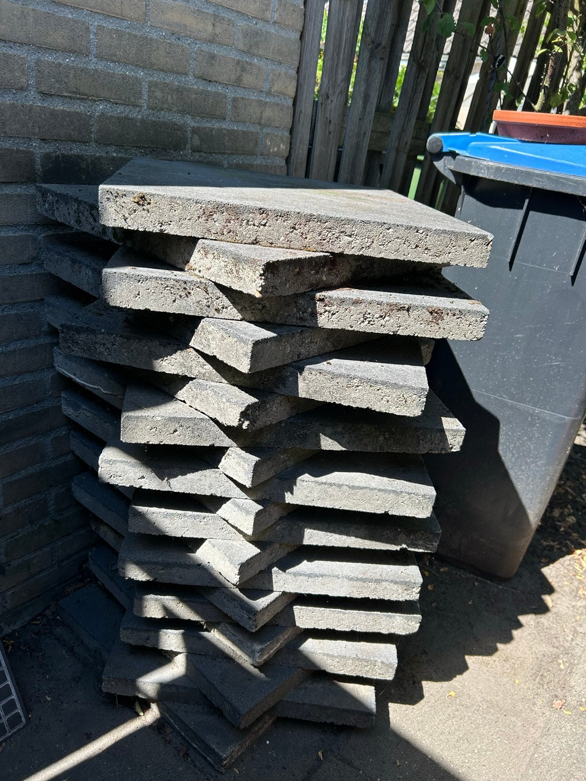Donkergrijze Tuintegels 50x50 cm - 20 stuks, Tuin en Terras, Tegels en Klinkers, Gebruikt, Beton, Terrastegels, 5 tot 10 m²