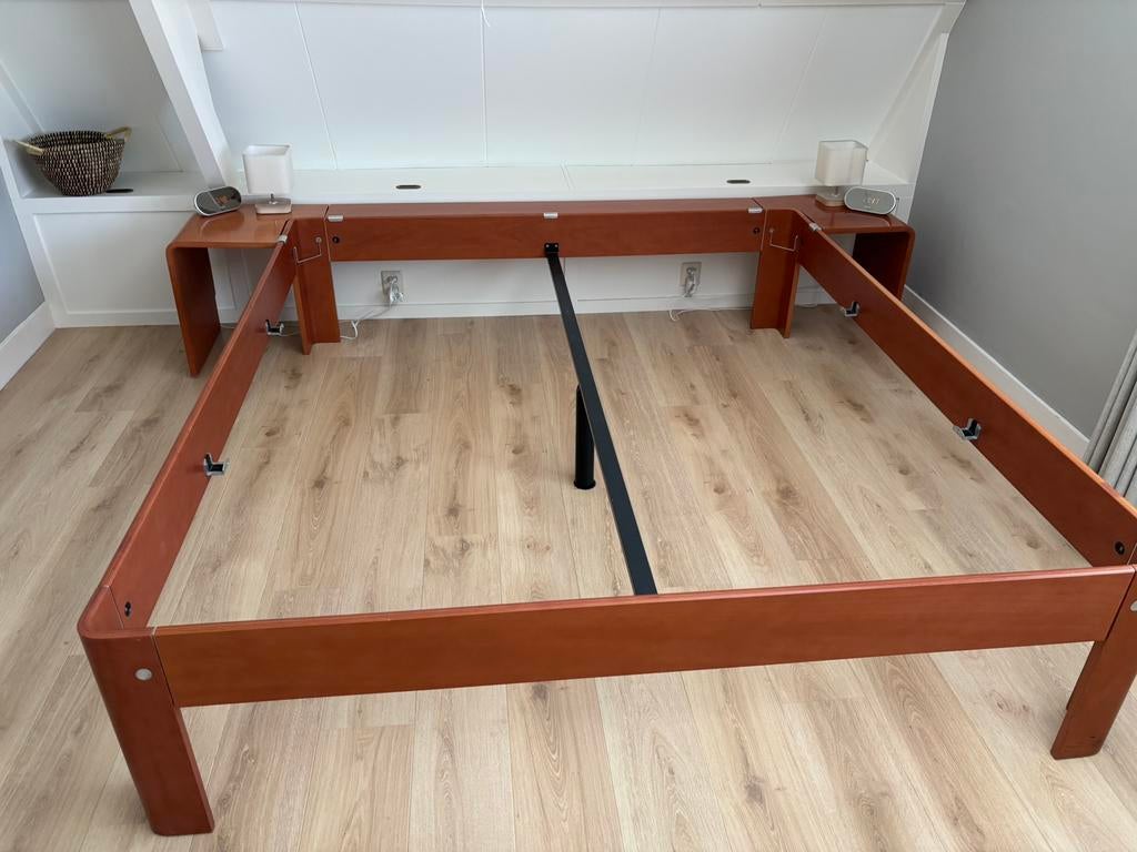 Auping Auronde ombouw + bedbodems. Kleur: Kersen, Huis en Inrichting, Ophalen, Gebruikt, Bruin, Tweepersoons