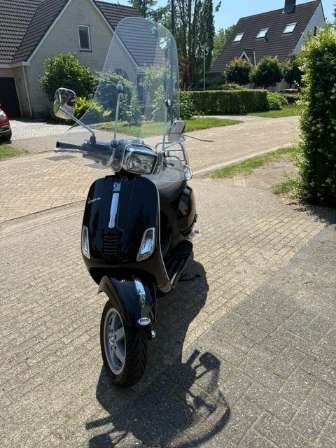 Vespa Sprint S 2-takt zwart 2008, Ophalen, Zo goed als nieuw, Benzine, Vespa
