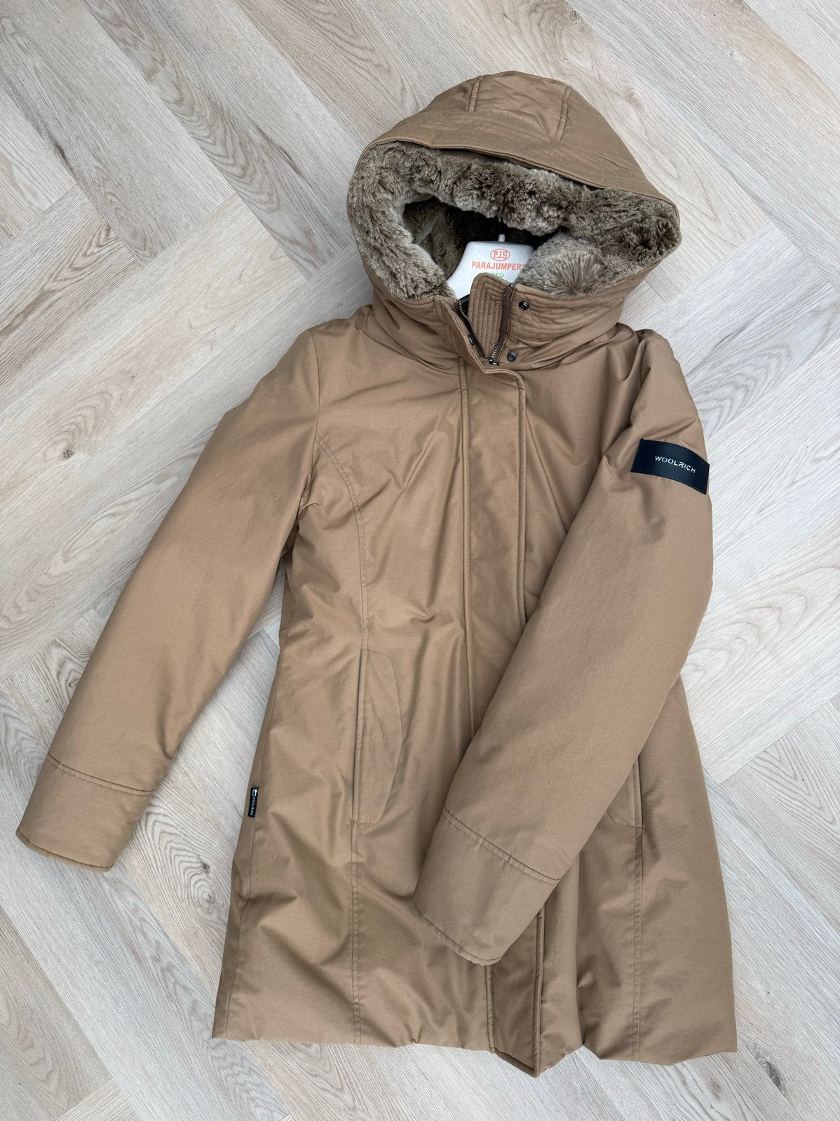 Woolrich Winterjas, Kleding | Dames, Ophalen of Verzenden, Zo goed als nieuw, Maat 42/44 (L), Beige