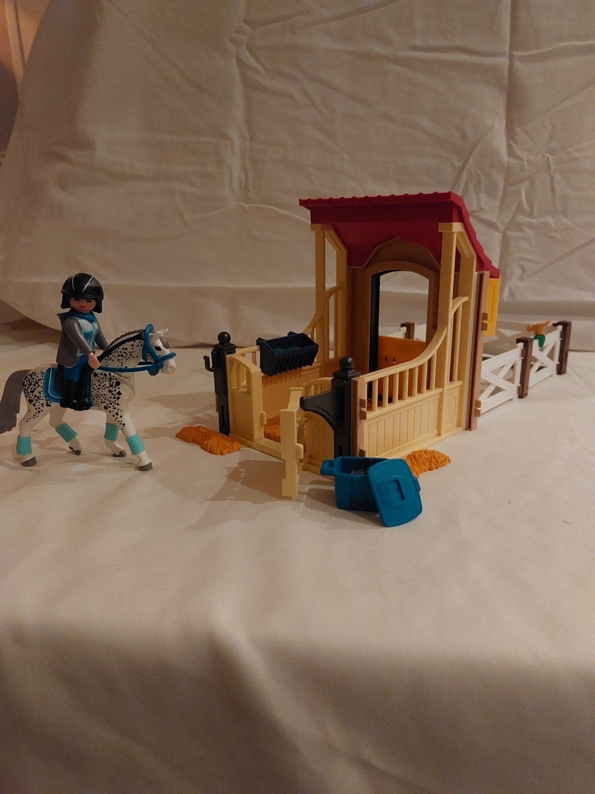 Playmobil paard met stal set 6935 - Country Serie, Complete set, Overige typen, Ophalen of Verzenden, Zo goed als nieuw