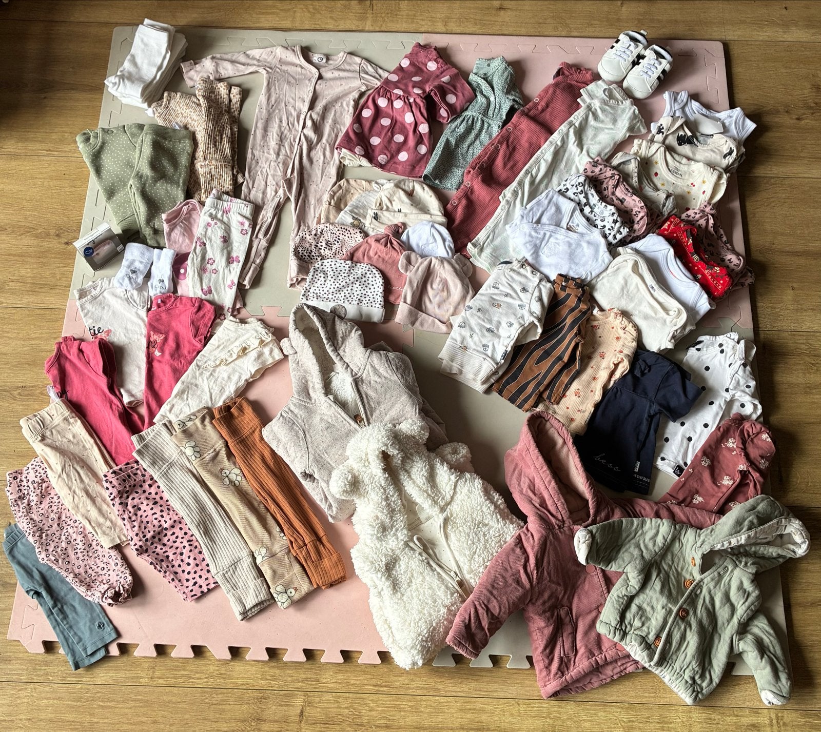 Groot kledingpakket meisje maat 50/56 - 54 stuks, Ophalen of Verzenden, Zo goed als nieuw, Meisje