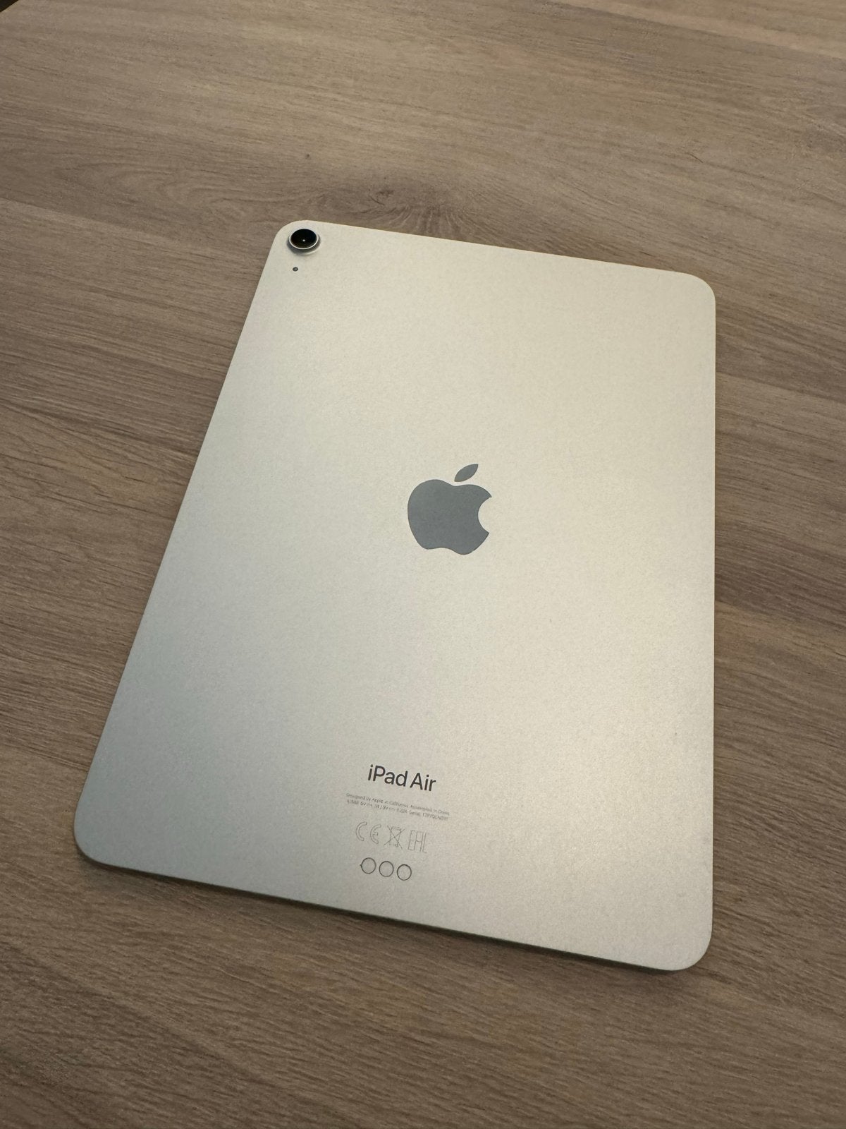 Foto 4 van Apple iPad Air 5 (2022) 64GB Wi-Fi - in nieuwstaat