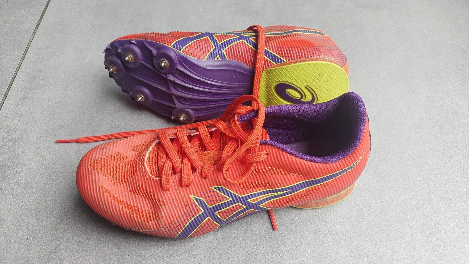 Asics Hyper Rocketgirl Spikes - Maat 36, Sport en Fitness, Loopsport en Atletiek, Gebruikt, Ophalen of Verzenden, Spikes, Hardlopen