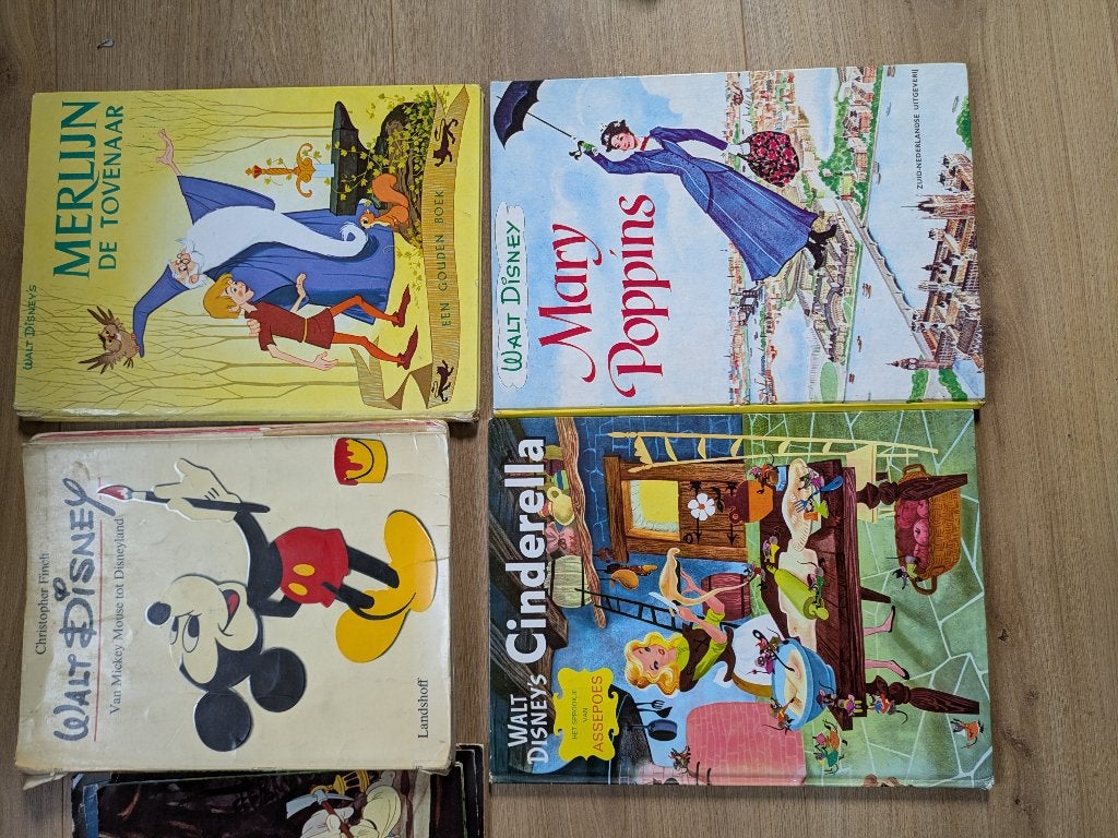 4 vintage Disney boeken: Merlijn, Mary Poppins, Assepoes, Ophalen, Gelezen, Sprookjes