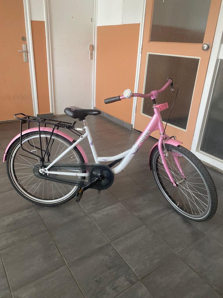 Altec Meisjesfiets 24 inch - Roze/Wit, Fietsen en Brommers, Fietsen | Meisjes, Terugtraprem, Ophalen of Verzenden, Handrem, Gebruikt