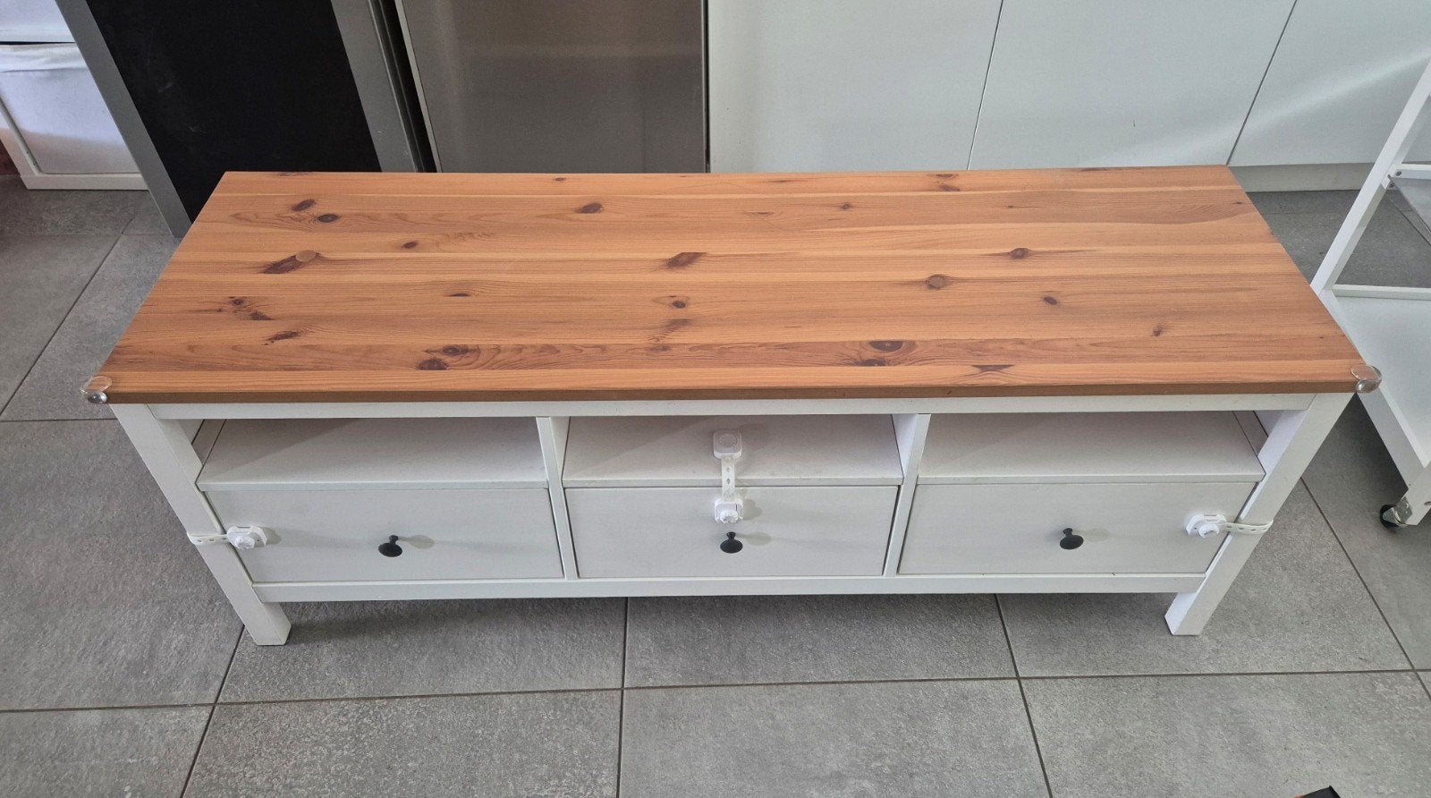 Tv meubel Ikea Hemnes, Huis en Inrichting, Kasten | Televisiemeubels, Ophalen, 100 tot 150 cm, Zo goed als nieuw, Minder dan 100 cm