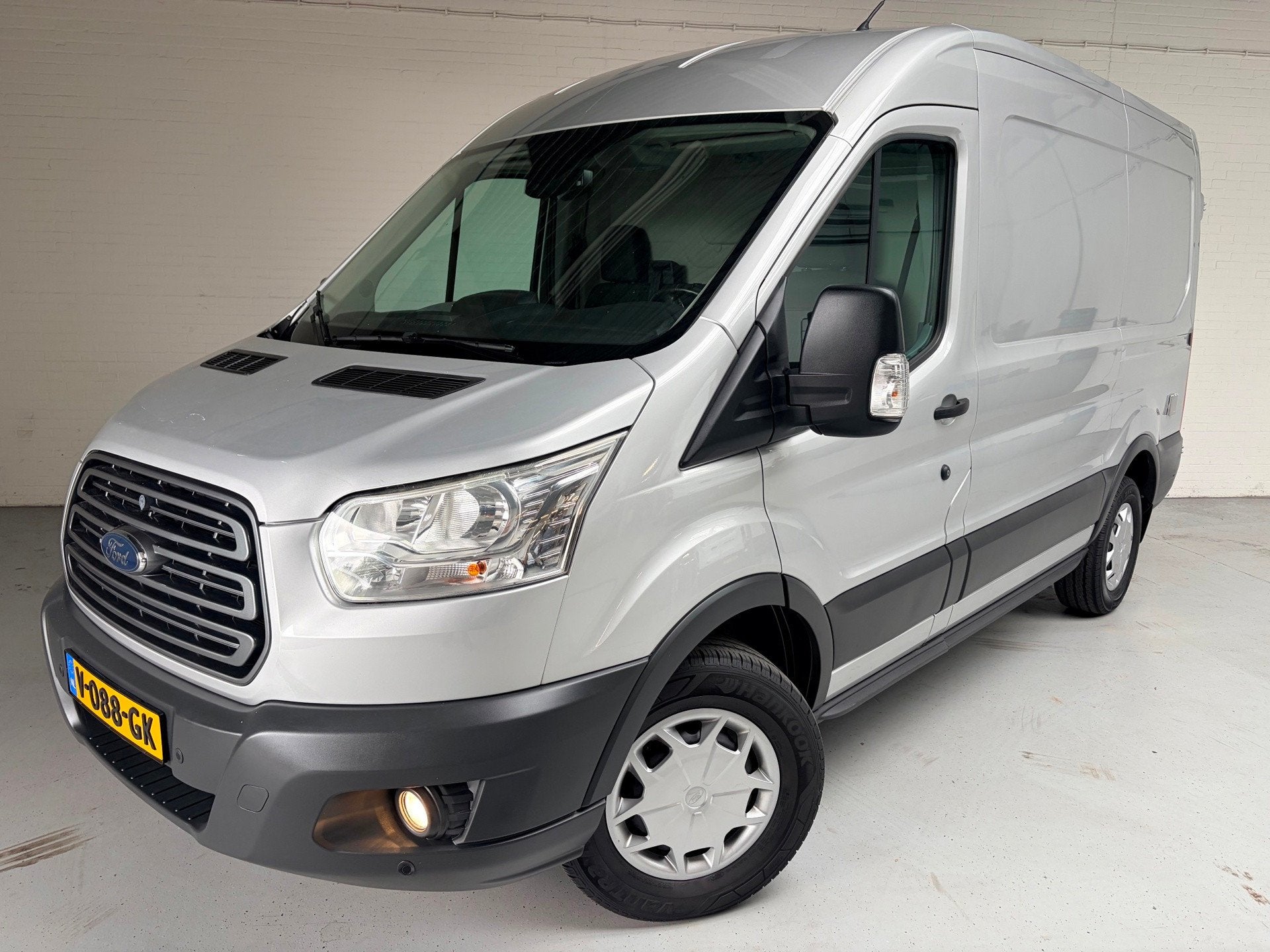 Ford Transit Servicewagen 350 2.0 TDCI 131PK euro6 L2H2 3Per, 4 cilinders, Met garantie (alle), 2800 kg, Bedrijf