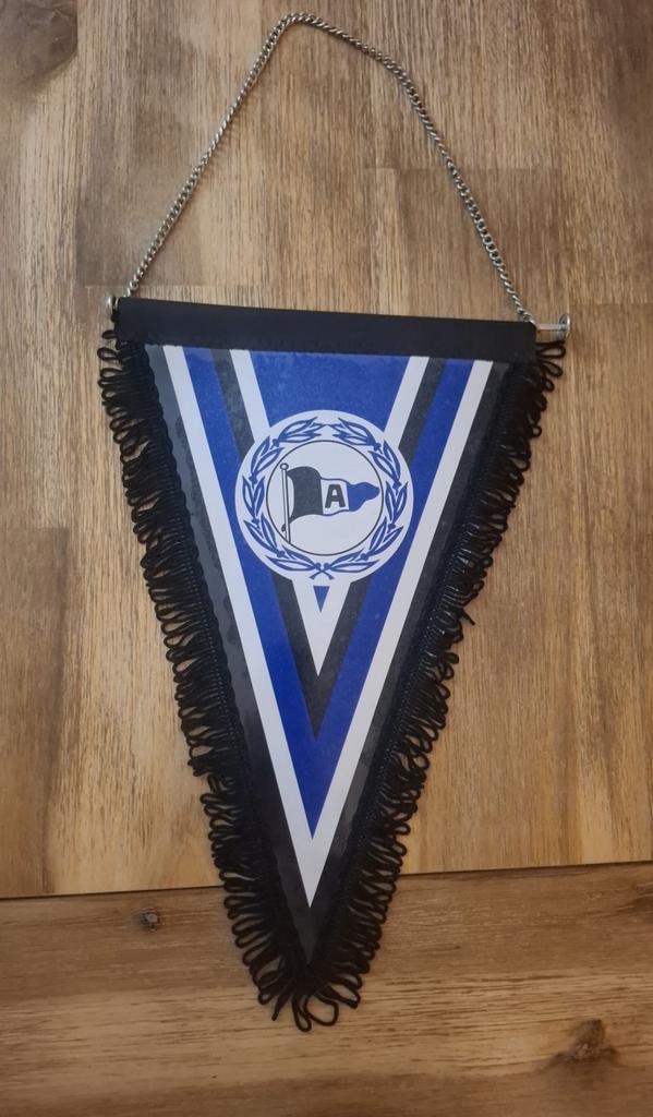 Arminia Bielefeld vaantje, Verzamelen, Sportartikelen en Voetbal, Ophalen of Verzenden, Zo goed als nieuw, Buitenlandse clubs