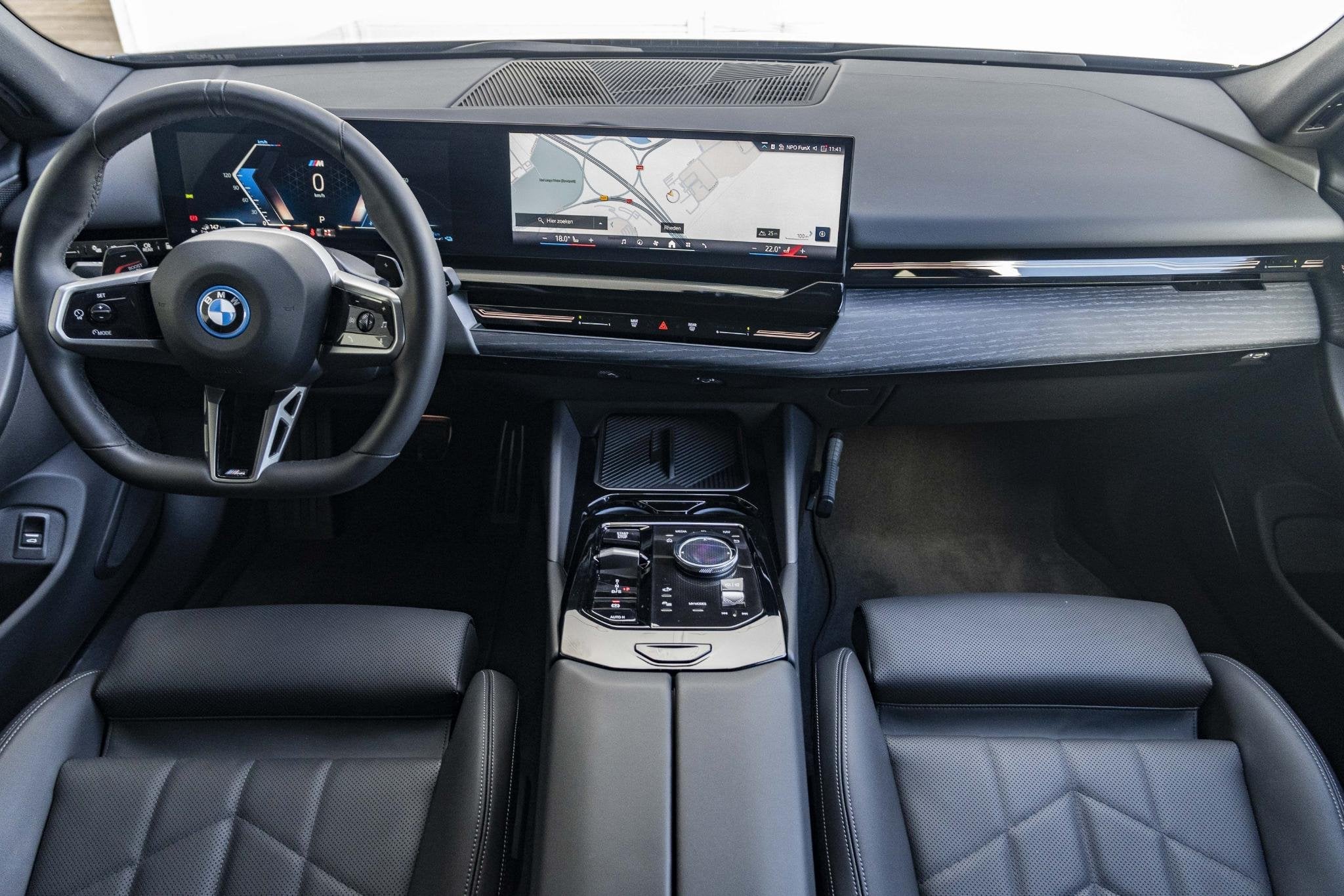 BMW 5 Serie Touring 530e | M Sportpakket | Travel Pack | Com, 1998 cc, 4 cilinders, Met garantie (alle), 135 min
