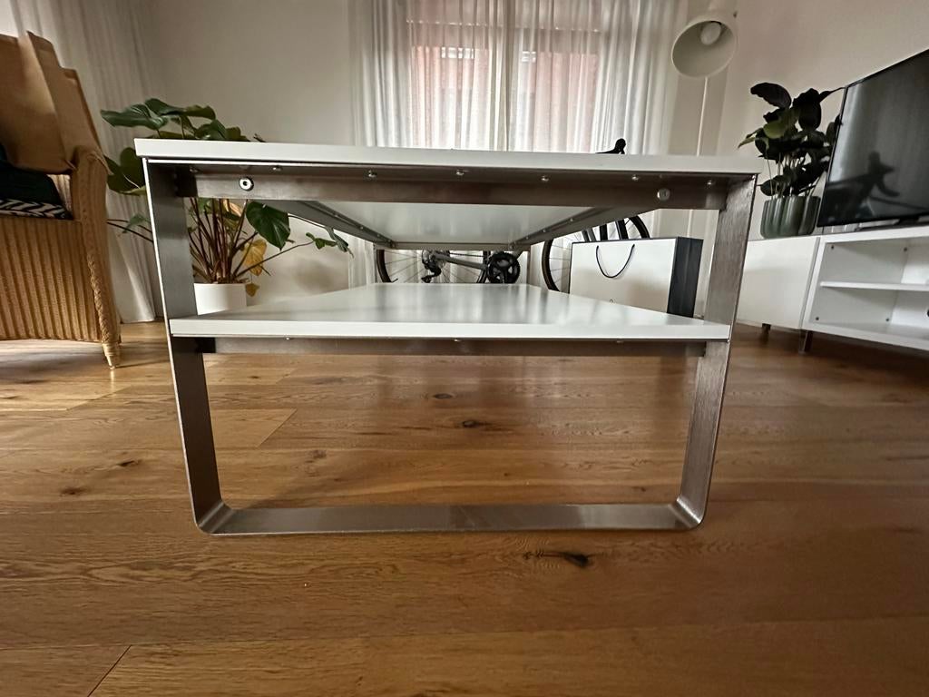 Moderne salontafel wit met metalen onderstel, Huis en Inrichting, Ophalen, 100 tot 150 cm, 50 tot 100 cm, Zo goed als nieuw