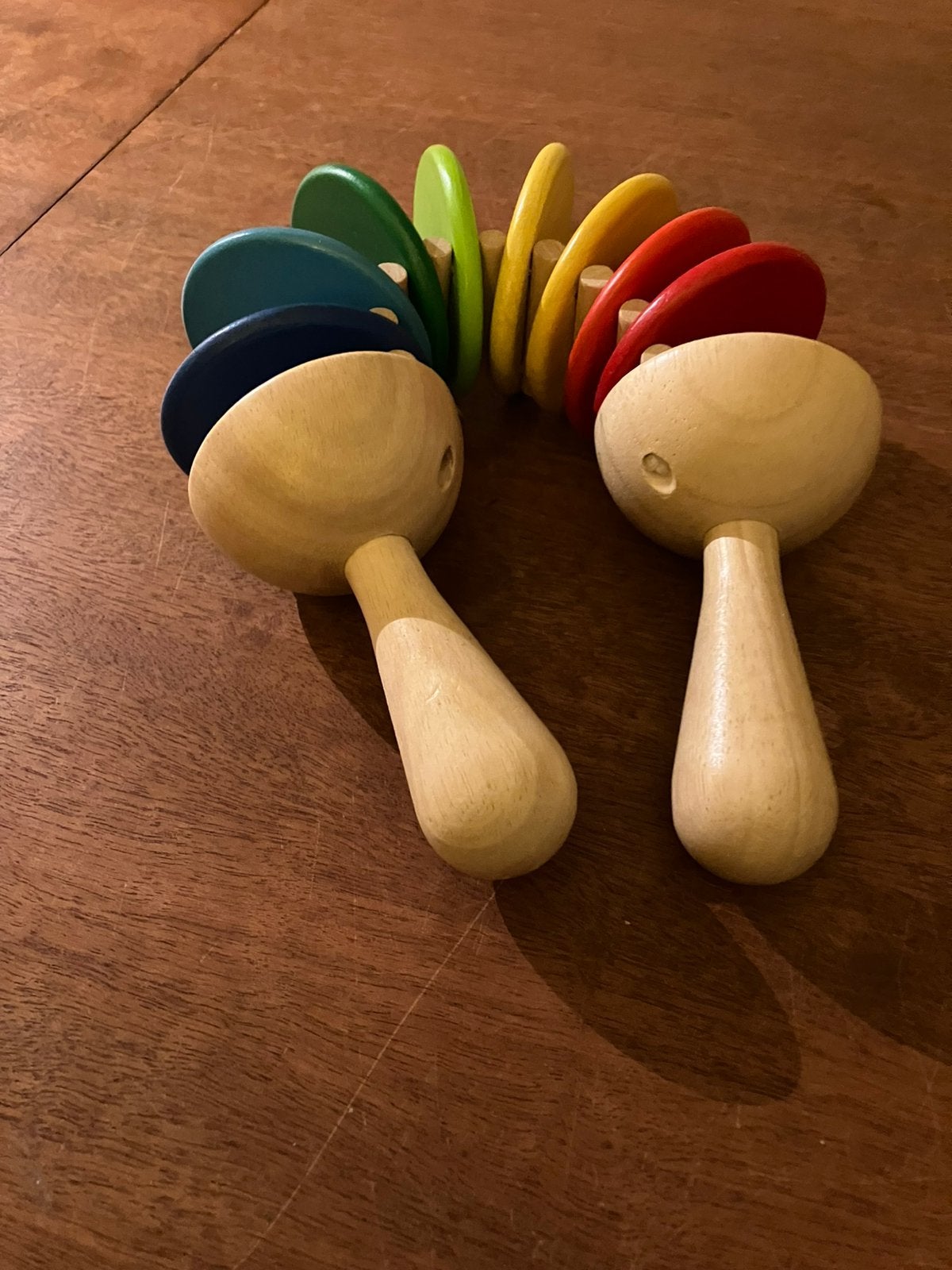 Plantoys houten ratel klepperaar rammel regenboog, Ophalen of Verzenden, Zo goed als nieuw