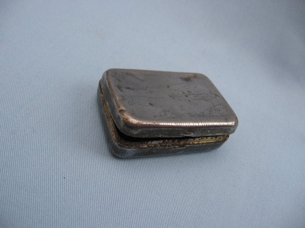 Metalen snuif / pillen doosje gegraveerd - ca. 1900, Ophalen of Verzenden