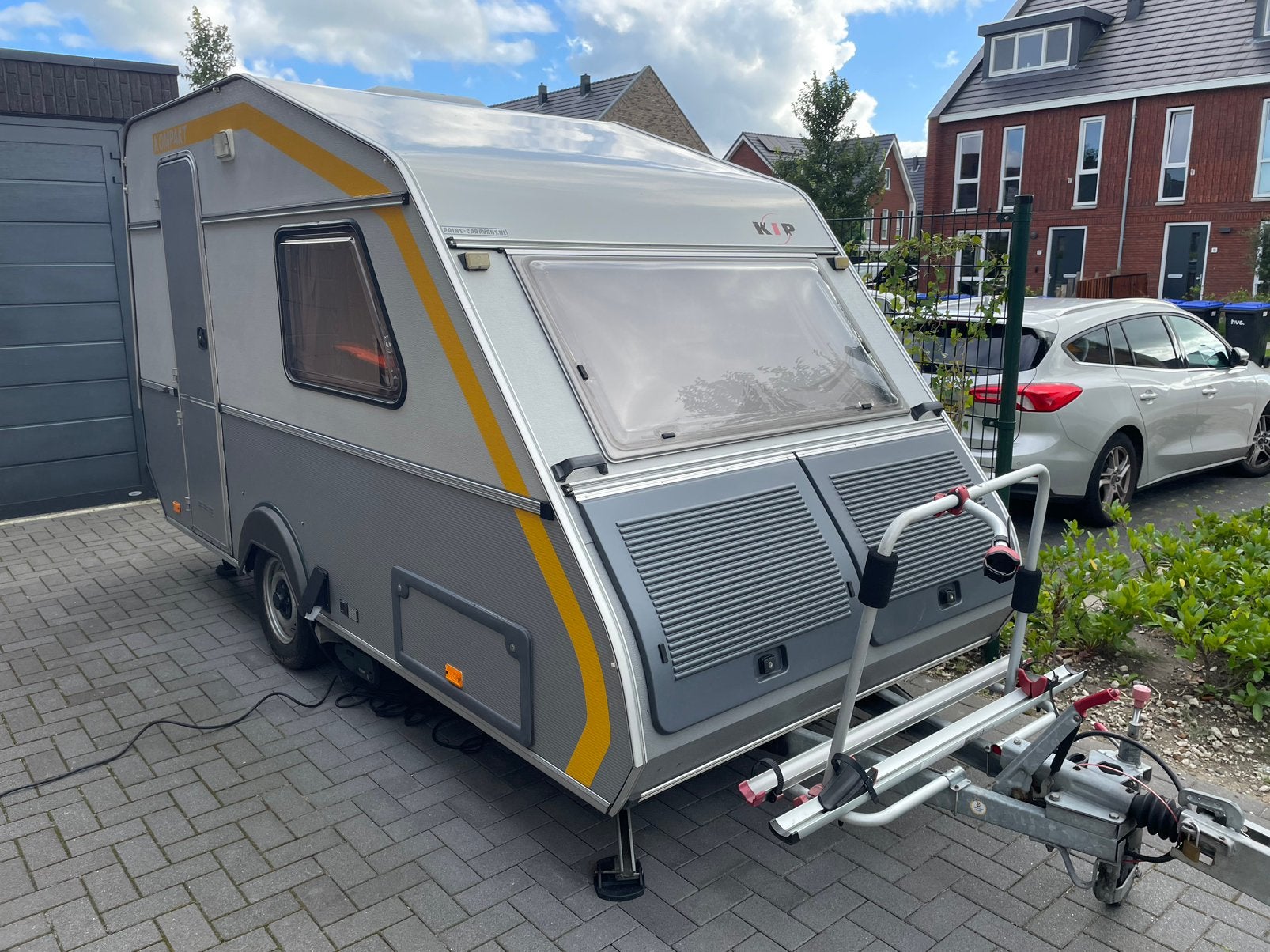 Kip Kompakt MK37 bj 1996 met mover, fietsdragers, tempo 100, Schokbreker, Kip, Treinzit, Tot en met 3