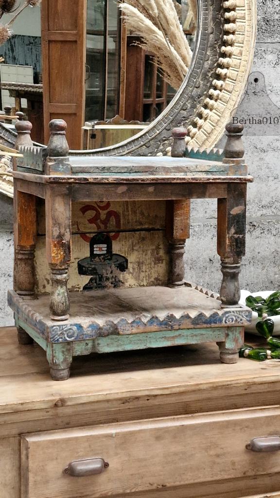 Oude houten tempel altaar, Ophalen of Verzenden