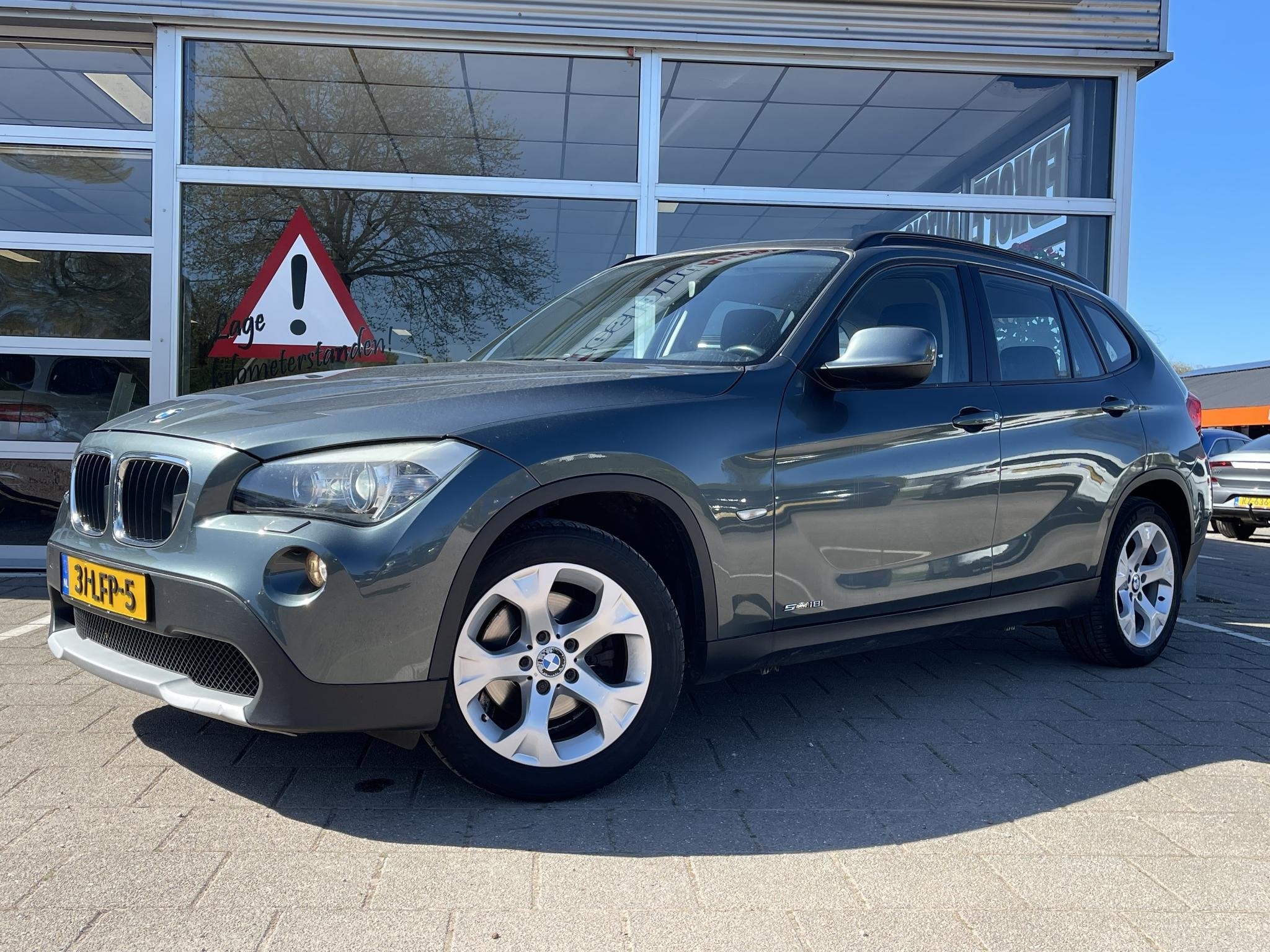 BMW X1 sDrive18i Executive /Clima/Cruise/Trekhaak/APK 04-202, Auto's, BMW, X1, Euro 5, 4 cilinders, Parkeersensor
