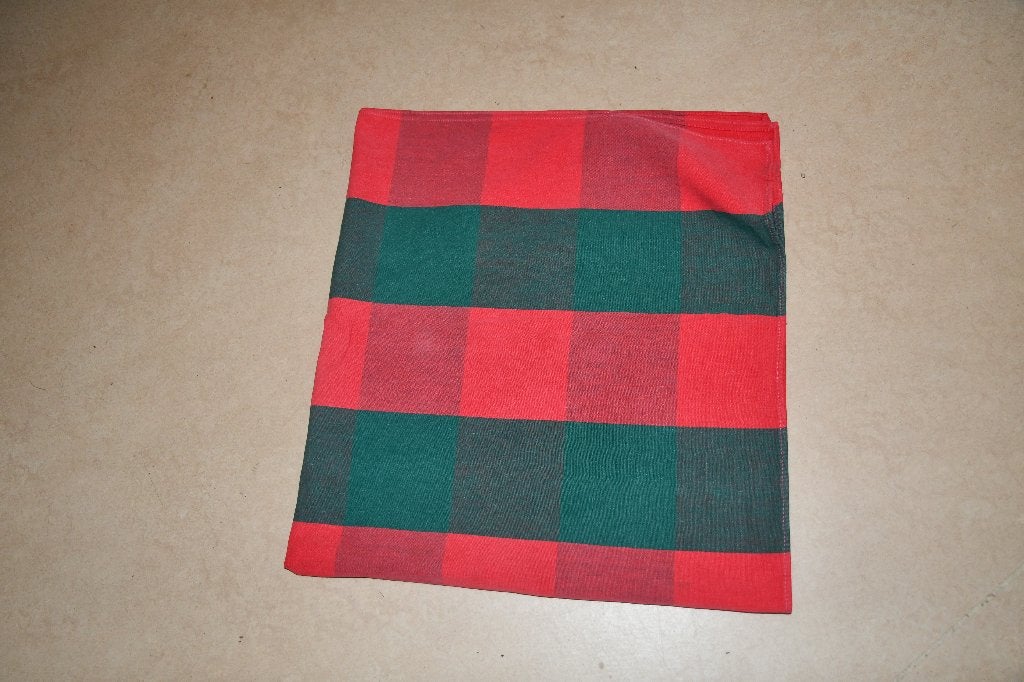 Rood-groene geblokte vierkante tafeldoek - 80 x80, Ophalen of Verzenden, Zo goed als nieuw, Vierkant