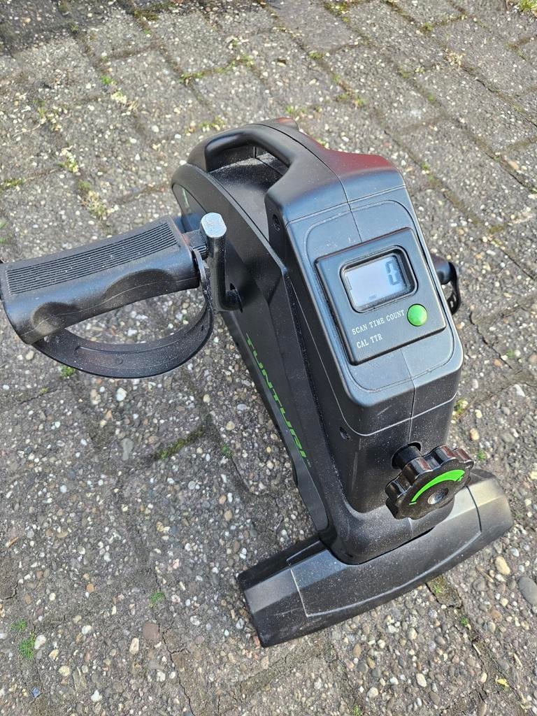 Tunturi Cardio Fit M30 Hometrainer met Display, Sport en Fitness, Fitnessapparatuur, Gebruikt, Hometrainer, Benen, Kunststof, Ophalen