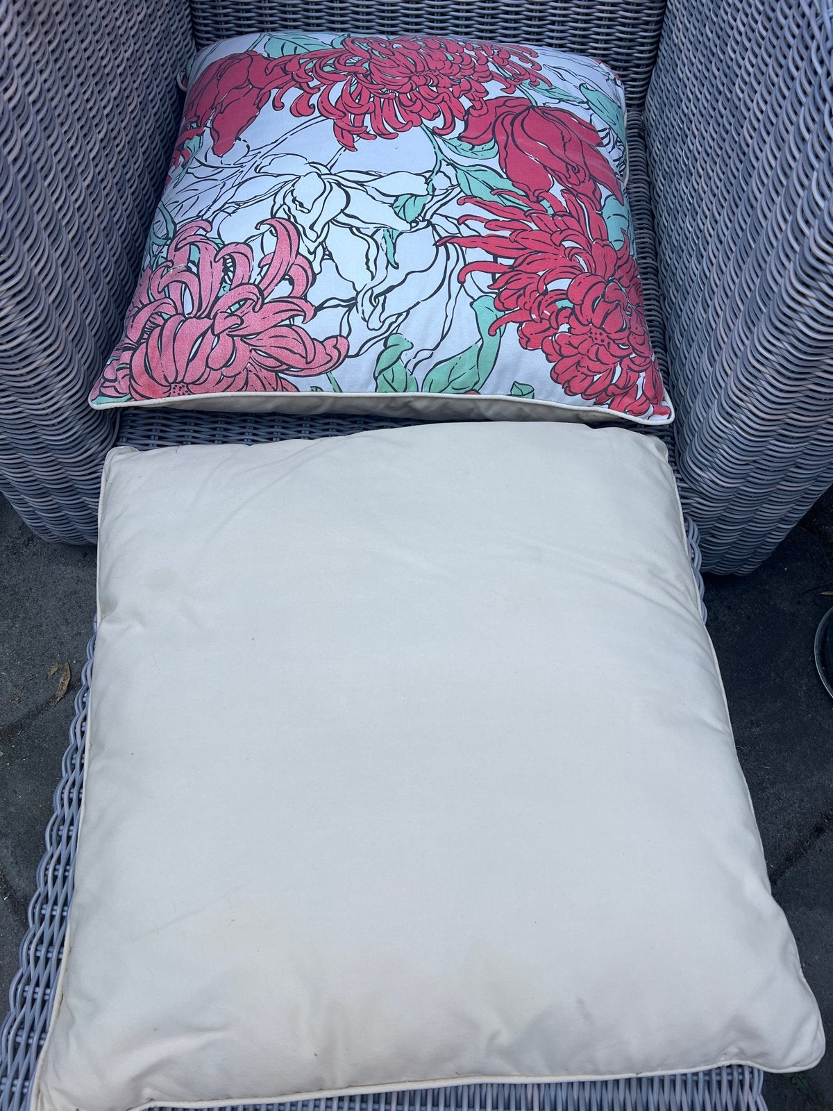 Tuinkussens 70x70 cm - 4 met bloemen, 3 effen kleur, Huis en Inrichting, Woonaccessoires | Kussens, Ophalen, Gebruikt, Meerkleurig
