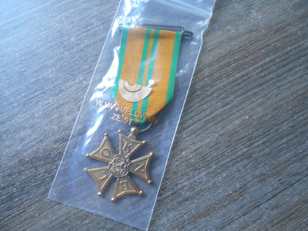 Medaille Vierdaagse Nijmegen voor de 1ste keer, Ophalen of Verzenden, Landmacht, Nederland, Lintje, Medaille of Wings