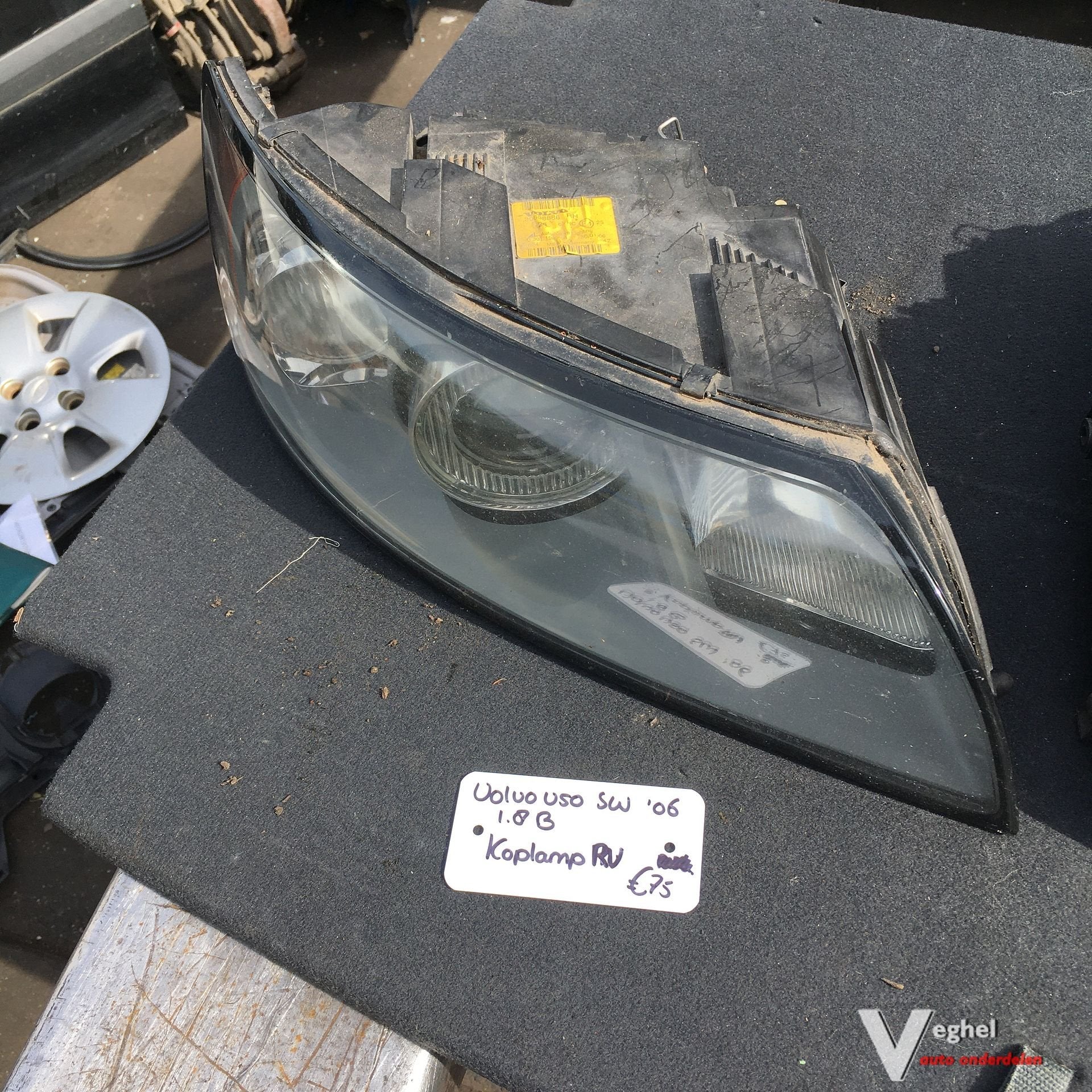Volvo V50 Sw 1.8 B 2006 Koplamp Rechtsvoor