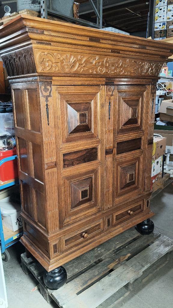 Antieke eiken kussenkast op bolpoten 172 cm, Ophalen